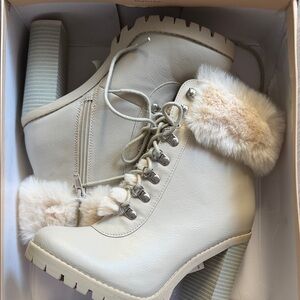 Women's Cream Fur-Lined Ankle Boots
